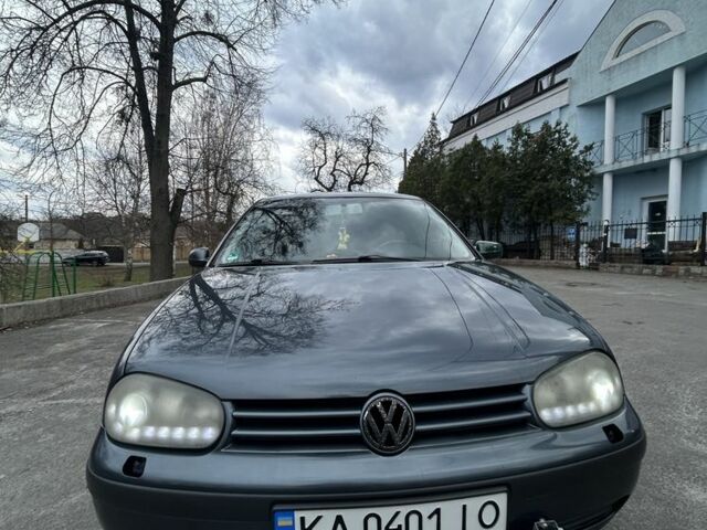 Серый Фольксваген Гольф, объемом двигателя 1.6 л и пробегом 313 тыс. км за 4500 $, фото 1 на Automoto.ua
