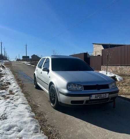 Серый Фольксваген Гольф, объемом двигателя 1.6 л и пробегом 233 тыс. км за 3800 $, фото 1 на Automoto.ua