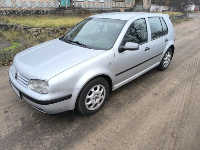 Серый Фольксваген Гольф, объемом двигателя 2 л и пробегом 312 тыс. км за 1700 $, фото 1 на Automoto.ua