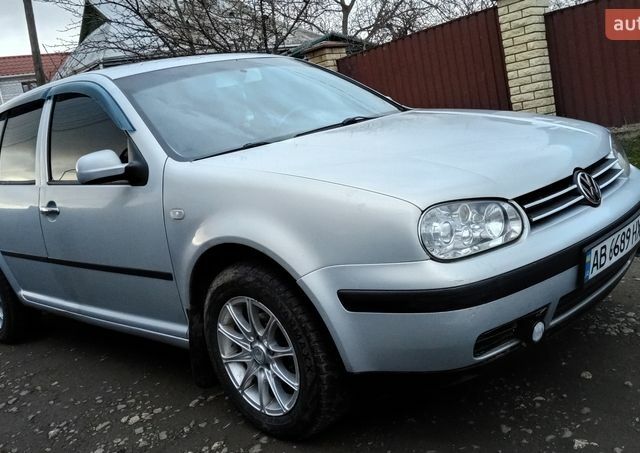 Сірий Фольксваген Гольф, об'ємом двигуна 1.39 л та пробігом 300 тис. км за 3000 $, фото 1 на Automoto.ua