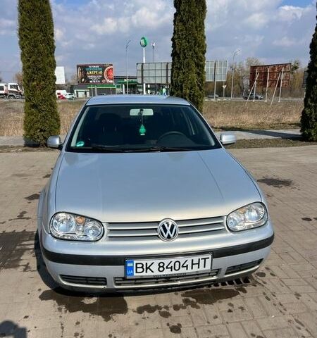 Сірий Фольксваген Гольф, об'ємом двигуна 1.39 л та пробігом 160 тис. км за 4200 $, фото 1 на Automoto.ua