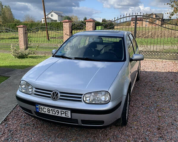 Фольксваген Гольф 2000 в Дрогобыче на Automoto.ua Серый Фольксваген Гольф, объемом двигателя 1.39 л и пробегом 230 тыс. км за 4450 $, фото 1 на Automoto.ua