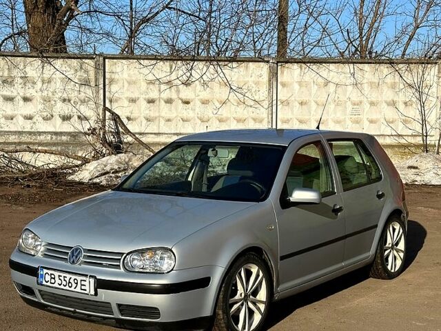 Серый Фольксваген Гольф, объемом двигателя 1.4 л и пробегом 300 тыс. км за 3950 $, фото 1 на Automoto.ua