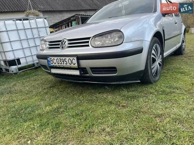 Сірий Фольксваген Гольф, об'ємом двигуна 1.39 л та пробігом 305 тис. км за 3500 $, фото 1 на Automoto.ua