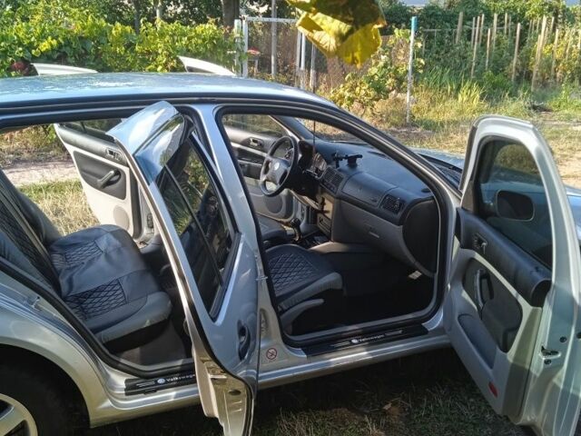 Сірий Фольксваген Гольф, об'ємом двигуна 1.4 л та пробігом 320 тис. км за 3400 $, фото 1 на Automoto.ua