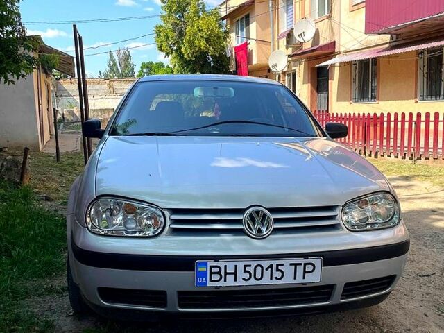 Серый Фольксваген Гольф, объемом двигателя 1.4 л и пробегом 250 тыс. км за 4000 $, фото 1 на Automoto.ua