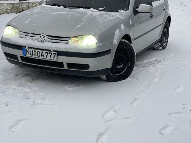 Серый Фольксваген Гольф, объемом двигателя 1.6 л и пробегом 350 тыс. км за 2000 $, фото 1 на Automoto.ua