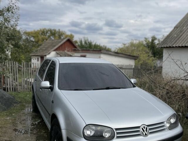 Серый Фольксваген Гольф, объемом двигателя 1.6 л и пробегом 330 тыс. км за 3900 $, фото 1 на Automoto.ua