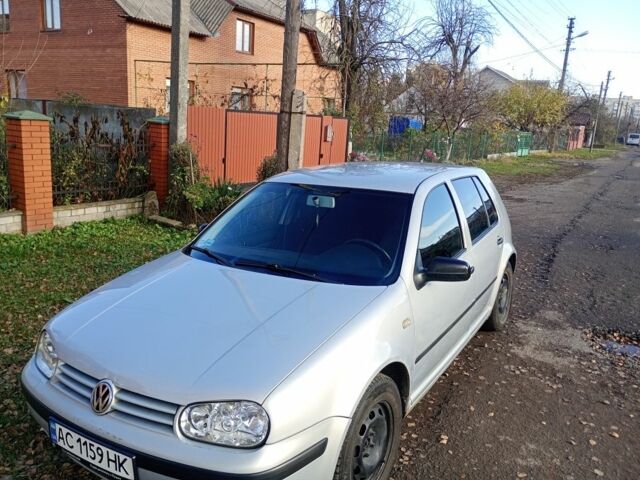 Серый Фольксваген Гольф, объемом двигателя 1.6 л и пробегом 240 тыс. км за 2950 $, фото 1 на Automoto.ua