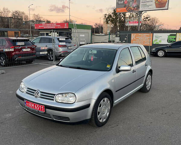 Серый Фольксваген Гольф, объемом двигателя 1.6 л и пробегом 155 тыс. км за 4800 $, фото 1 на Automoto.ua