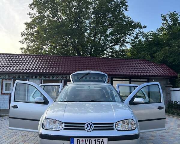 Серый Фольксваген Гольф, объемом двигателя 1.6 л и пробегом 202 тыс. км за 3599 $, фото 1 на Automoto.ua