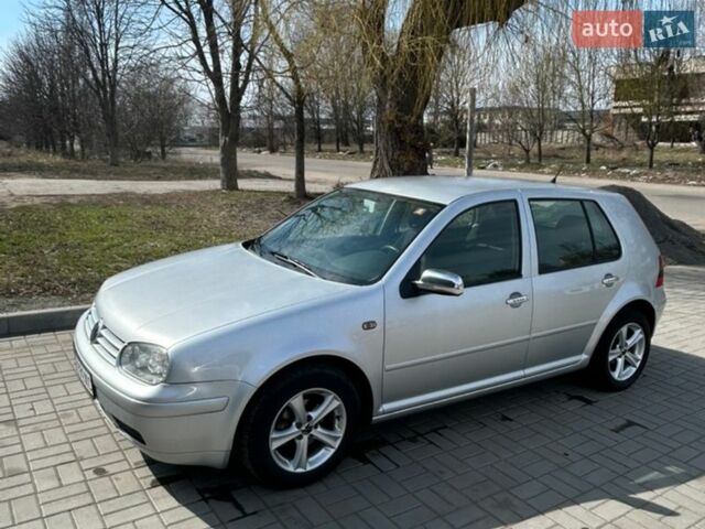 Серый Фольксваген Гольф, объемом двигателя 1.39 л и пробегом 225 тыс. км за 4200 $, фото 1 на Automoto.ua