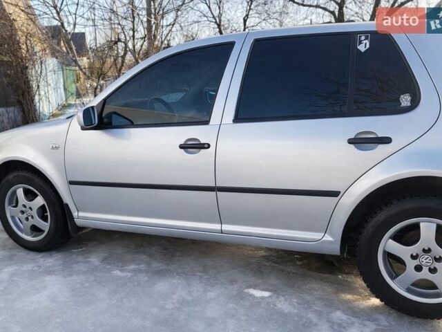 Сірий Фольксваген Гольф, об'ємом двигуна 1.39 л та пробігом 213 тис. км за 4000 $, фото 1 на Automoto.ua