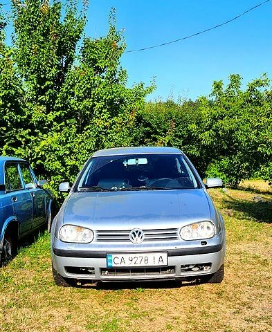 Сірий Фольксваген Гольф, об'ємом двигуна 1.4 л та пробігом 291 тис. км за 2900 $, фото 1 на Automoto.ua