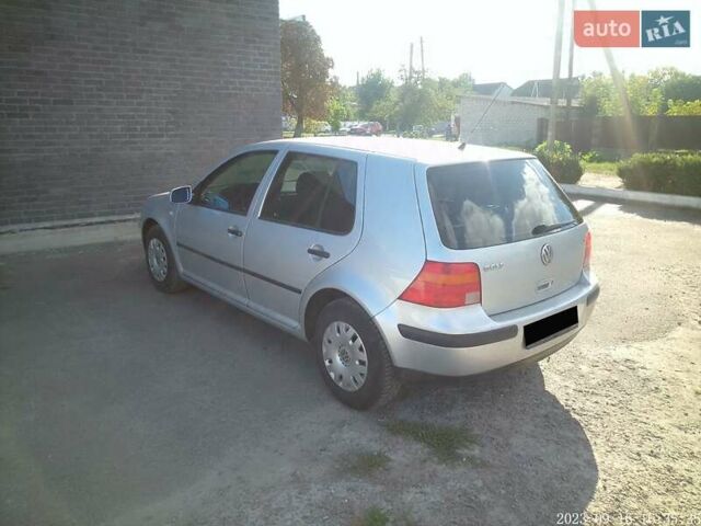 Серый Фольксваген Гольф, объемом двигателя 1.6 л и пробегом 240 тыс. км за 3950 $, фото 1 на Automoto.ua