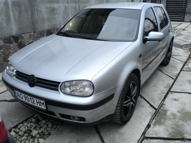 Серый Фольксваген Гольф, объемом двигателя 1.9 л и пробегом 300 тыс. км за 3800 $, фото 1 на Automoto.ua