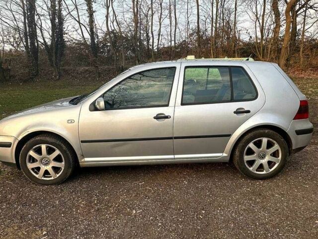 Серый Фольксваген Гольф, объемом двигателя 1.6 л и пробегом 215 тыс. км за 1867 $, фото 1 на Automoto.ua