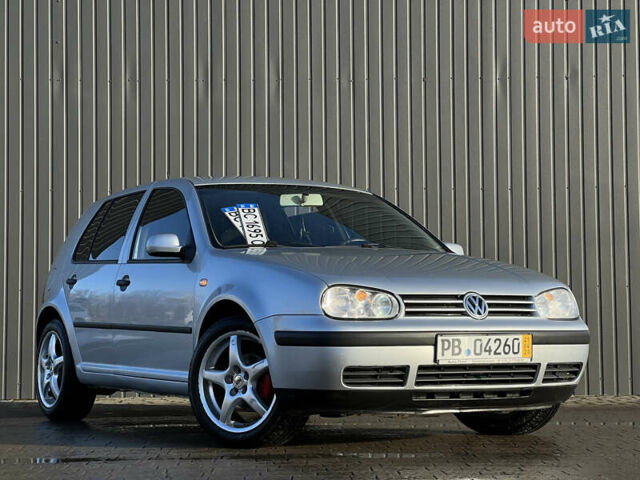 Серый Фольксваген Гольф, объемом двигателя 1.6 л и пробегом 228 тыс. км за 3950 $, фото 1 на Automoto.ua