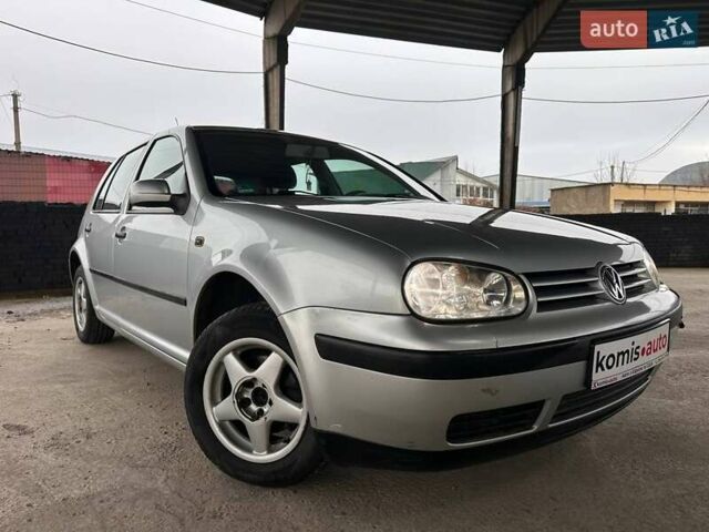 Серый Фольксваген Гольф, объемом двигателя 1.6 л и пробегом 240 тыс. км за 3599 $, фото 1 на Automoto.ua