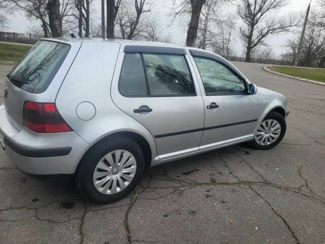 Серый Фольксваген Гольф, объемом двигателя 1.4 л и пробегом 220 тыс. км за 3899 $, фото 1 на Automoto.ua