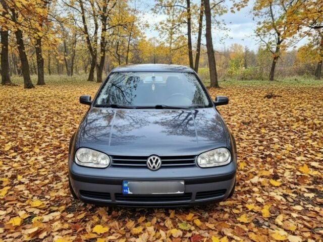 Сірий Фольксваген Гольф, об'ємом двигуна 1.6 л та пробігом 299 тис. км за 4000 $, фото 1 на Automoto.ua