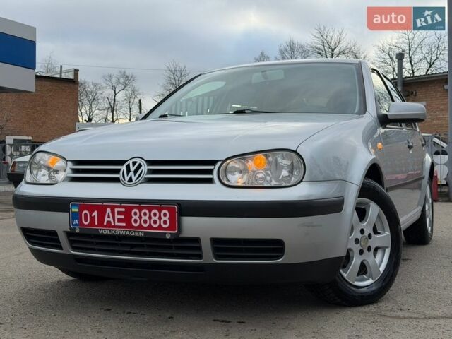 Серый Фольксваген Гольф, объемом двигателя 1.6 л и пробегом 202 тыс. км за 4999 $, фото 1 на Automoto.ua