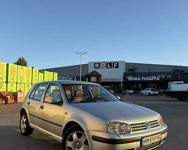 Серый Фольксваген Гольф, объемом двигателя 1.6 л и пробегом 231 тыс. км за 4199 $, фото 1 на Automoto.ua