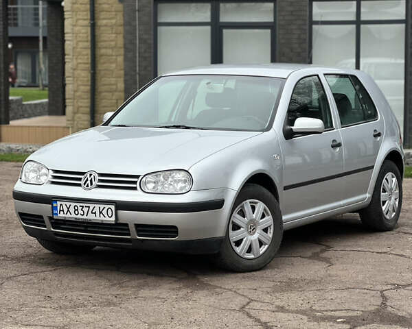 Серый Фольксваген Гольф, объемом двигателя 1.39 л и пробегом 279 тыс. км за 3900 $, фото 1 на Automoto.ua