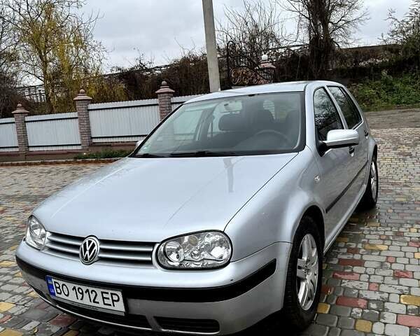 Серый Фольксваген Гольф, объемом двигателя 1.6 л и пробегом 205 тыс. км за 3399 $, фото 1 на Automoto.ua