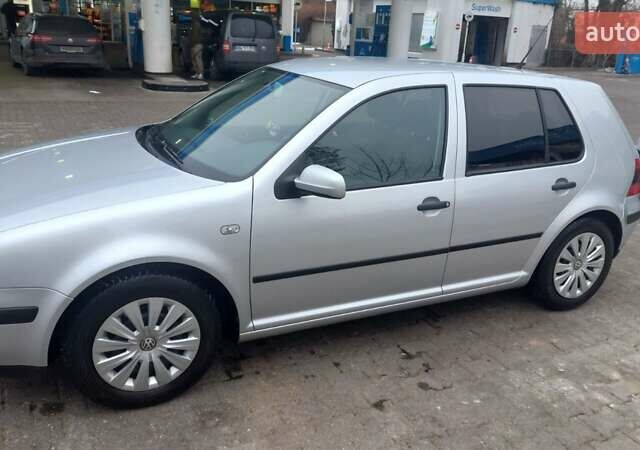 Серый Фольксваген Гольф, объемом двигателя 1.6 л и пробегом 175 тыс. км за 4555 $, фото 1 на Automoto.ua