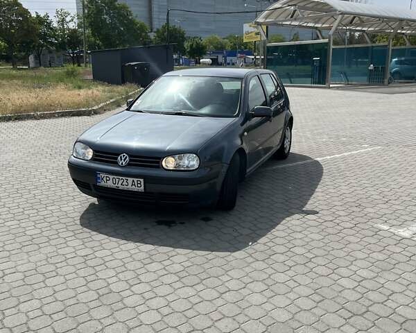 Серый Фольксваген Гольф, объемом двигателя 1.6 л и пробегом 190 тыс. км за 5000 $, фото 1 на Automoto.ua