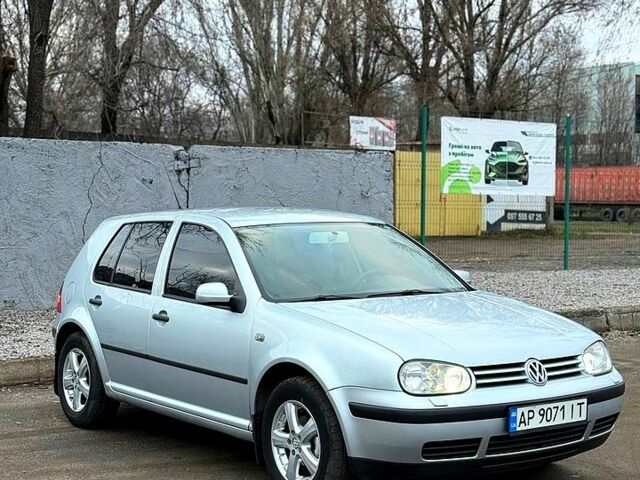 Сірий Фольксваген Гольф, об'ємом двигуна 1.6 л та пробігом 300 тис. км за 3800 $, фото 1 на Automoto.ua