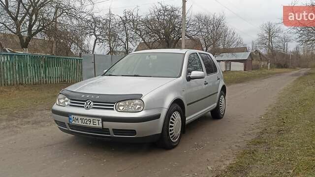 Серый Фольксваген Гольф, объемом двигателя 1.6 л и пробегом 324 тыс. км за 4150 $, фото 1 на Automoto.ua