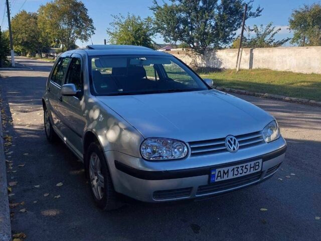 Серый Фольксваген Гольф, объемом двигателя 1.6 л и пробегом 287 тыс. км за 3600 $, фото 1 на Automoto.ua