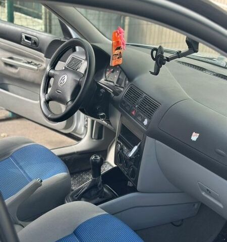 Серый Фольксваген Гольф, объемом двигателя 1.6 л и пробегом 217 тыс. км за 4500 $, фото 1 на Automoto.ua