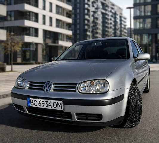 Серый Фольксваген Гольф, объемом двигателя 1.6 л и пробегом 239 тыс. км за 3800 $, фото 1 на Automoto.ua