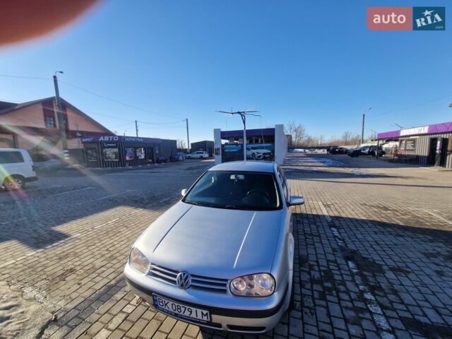 Сірий Фольксваген Гольф, об'ємом двигуна 1.6 л та пробігом 300 тис. км за 4200 $, фото 1 на Automoto.ua