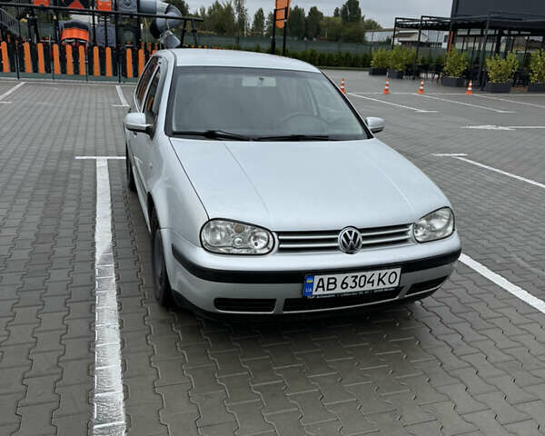 Серый Фольксваген Гольф, объемом двигателя 1.39 л и пробегом 248 тыс. км за 3950 $, фото 1 на Automoto.ua