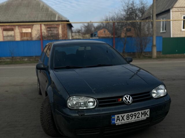 Серый Фольксваген Гольф, объемом двигателя 1.4 л и пробегом 300 тыс. км за 3694 $, фото 1 на Automoto.ua