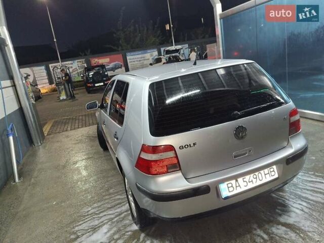Фольксваген Гольф 2002 у Вінниці на Automoto.ua Сірий Фольксваген Гольф, об'ємом двигуна 1.6 л та пробігом 171 тис. км за 4000 $, фото 1 на Automoto.ua