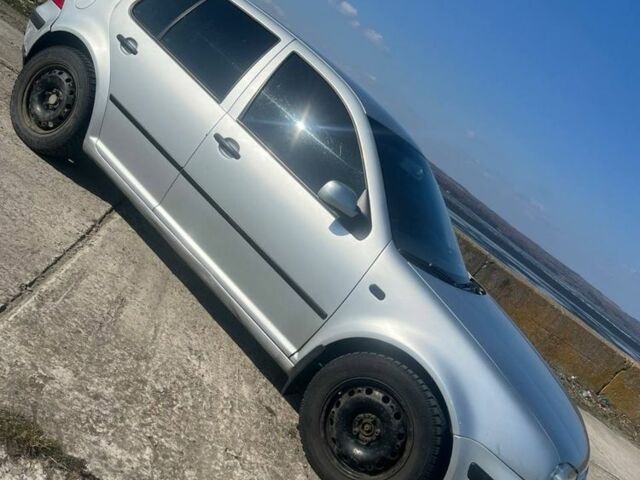 Серый Фольксваген Гольф, объемом двигателя 1.6 л и пробегом 256 тыс. км за 3200 $, фото 1 на Automoto.ua