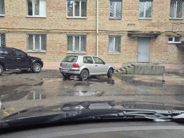 Серый Фольксваген Гольф, объемом двигателя 1.9 л и пробегом 470 тыс. км за 3300 $, фото 1 на Automoto.ua