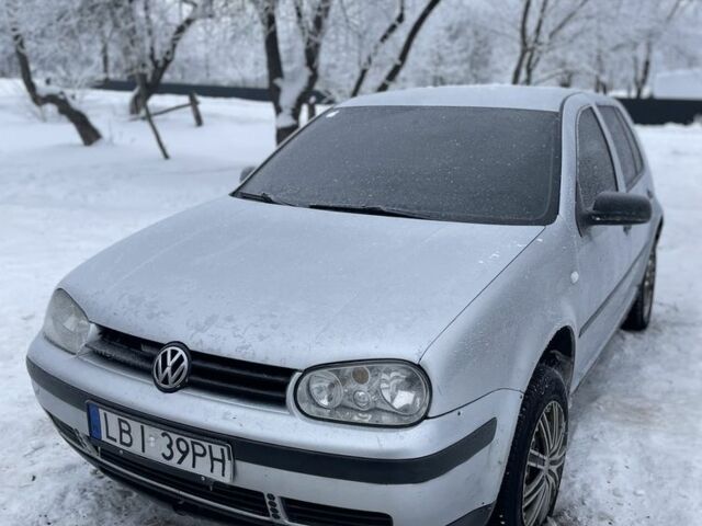 Серый Фольксваген Гольф, объемом двигателя 1 л и пробегом 380 тыс. км за 1850 $, фото 1 на Automoto.ua