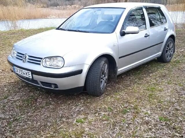 Серый Фольксваген Гольф, объемом двигателя 1.6 л и пробегом 260 тыс. км за 3800 $, фото 1 на Automoto.ua