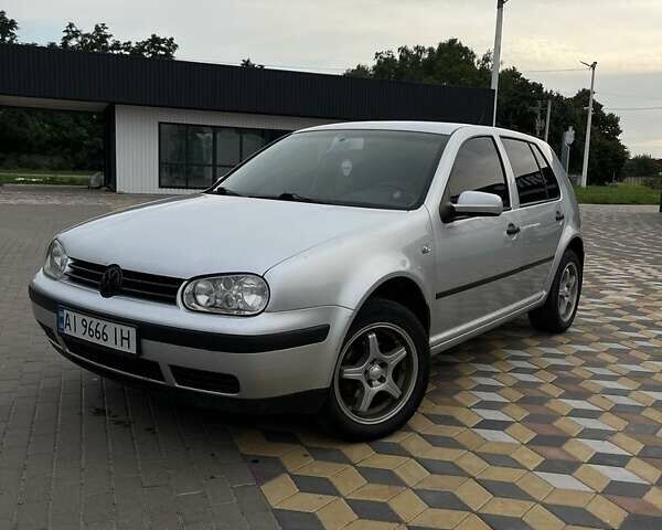 Серый Фольксваген Гольф, объемом двигателя 1.6 л и пробегом 365 тыс. км за 3799 $, фото 1 на Automoto.ua