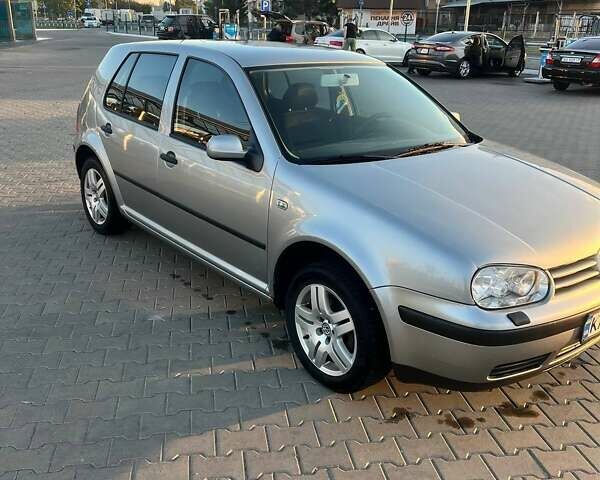 Серый Фольксваген Гольф, объемом двигателя 1.39 л и пробегом 299 тыс. км за 4200 $, фото 1 на Automoto.ua