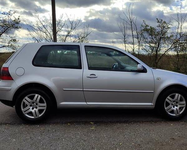 Сірий Фольксваген Гольф, об'ємом двигуна 1.6 л та пробігом 228 тис. км за 4900 $, фото 1 на Automoto.ua