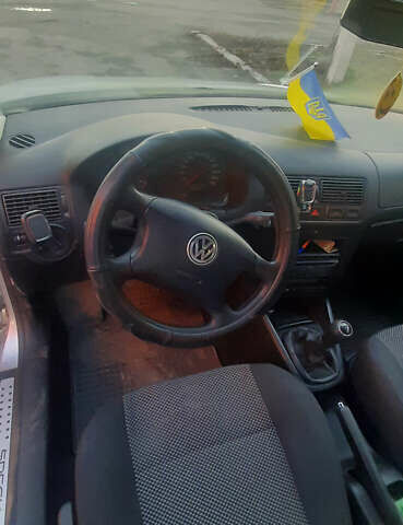 Серый Фольксваген Гольф, объемом двигателя 1.6 л и пробегом 226 тыс. км за 4500 $, фото 1 на Automoto.ua