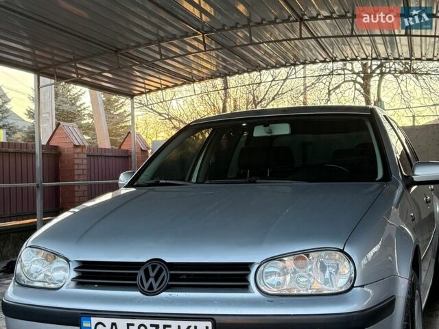 Сірий Фольксваген Гольф, об'ємом двигуна 1.6 л та пробігом 260 тис. км за 4500 $, фото 1 на Automoto.ua