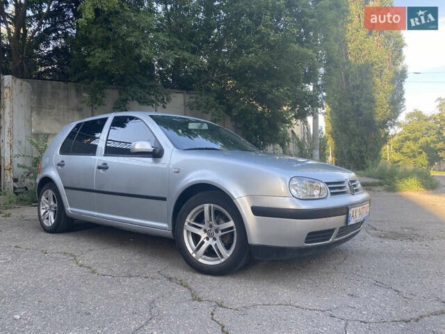 Сірий Фольксваген Гольф, об'ємом двигуна 1.6 л та пробігом 261 тис. км за 5500 $, фото 1 на Automoto.ua